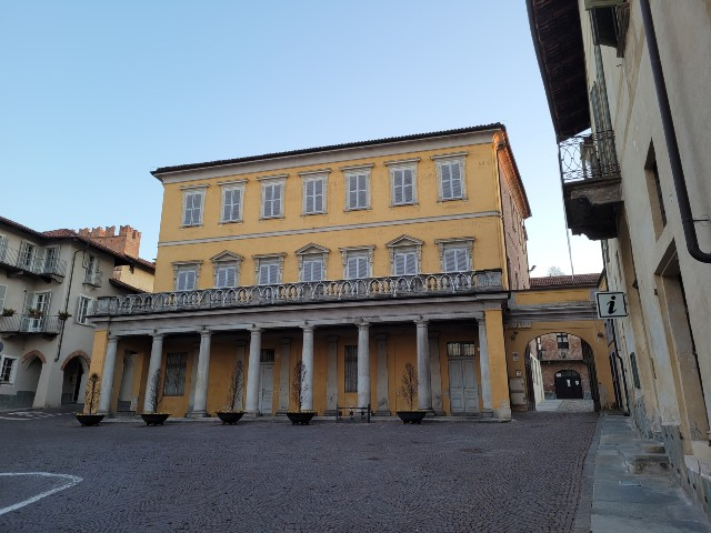 Edificio interno al cortile di Palazzo Garrone Bra