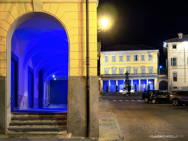 Bra: Palazzo  Garrone in blu per la Giornata internazionale della Dislessia