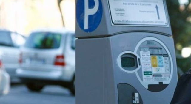 A Bra parcheggi blu gratuiti nei primi tre sabati del 2024