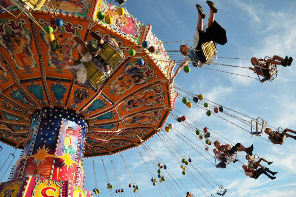 Divieto di sosta in piazza Spreitenbach per l’arrivo del Luna park