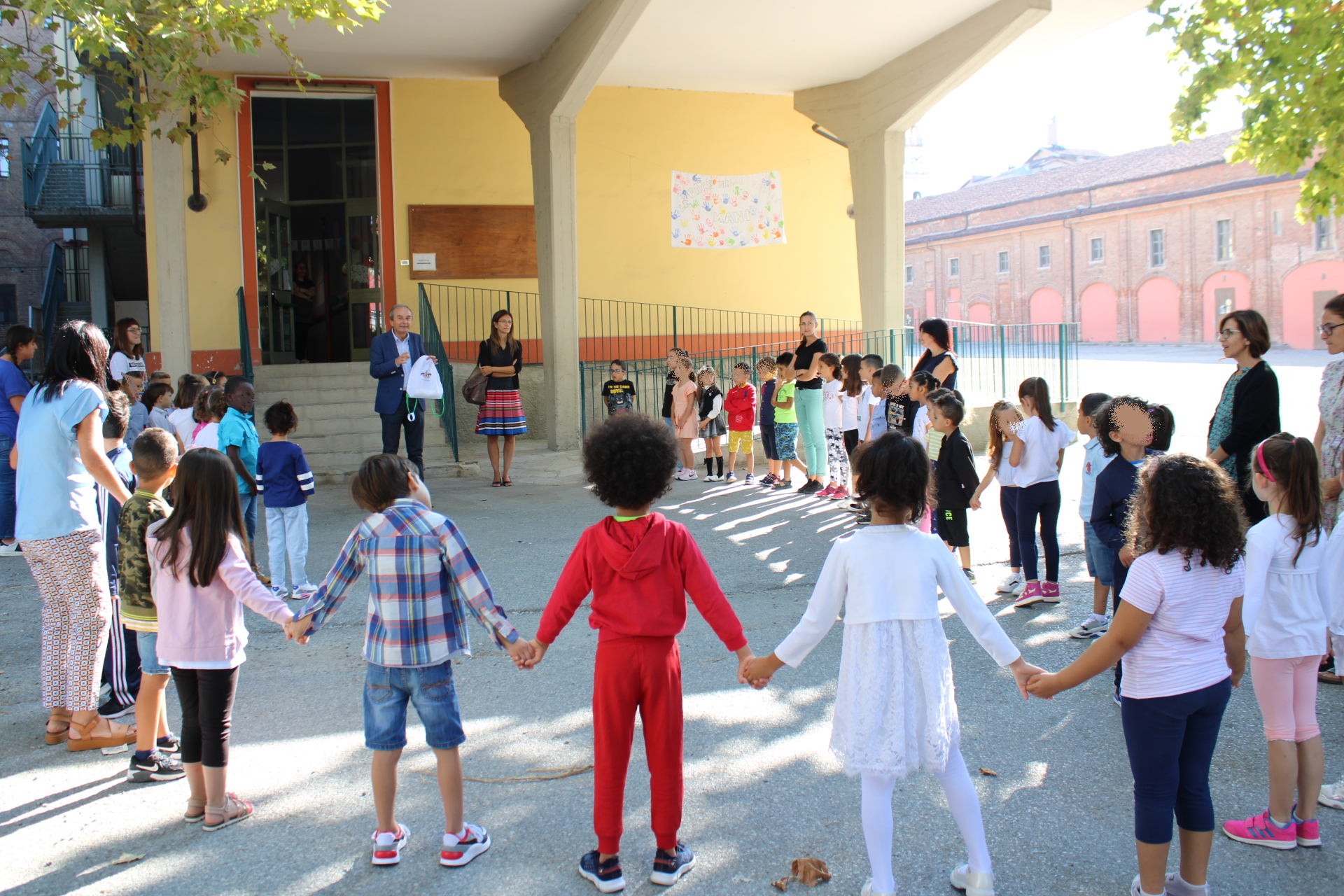 Primo giorno di scuola: il saluto dell'Amministrazione