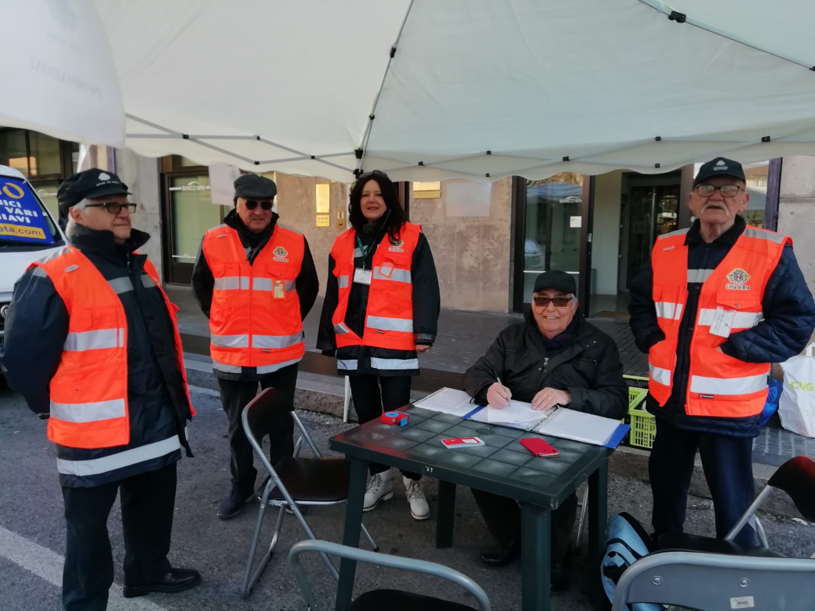 Riparte il servizio di assistenza dei Volontari civici agli utenti del mercato del venerdì