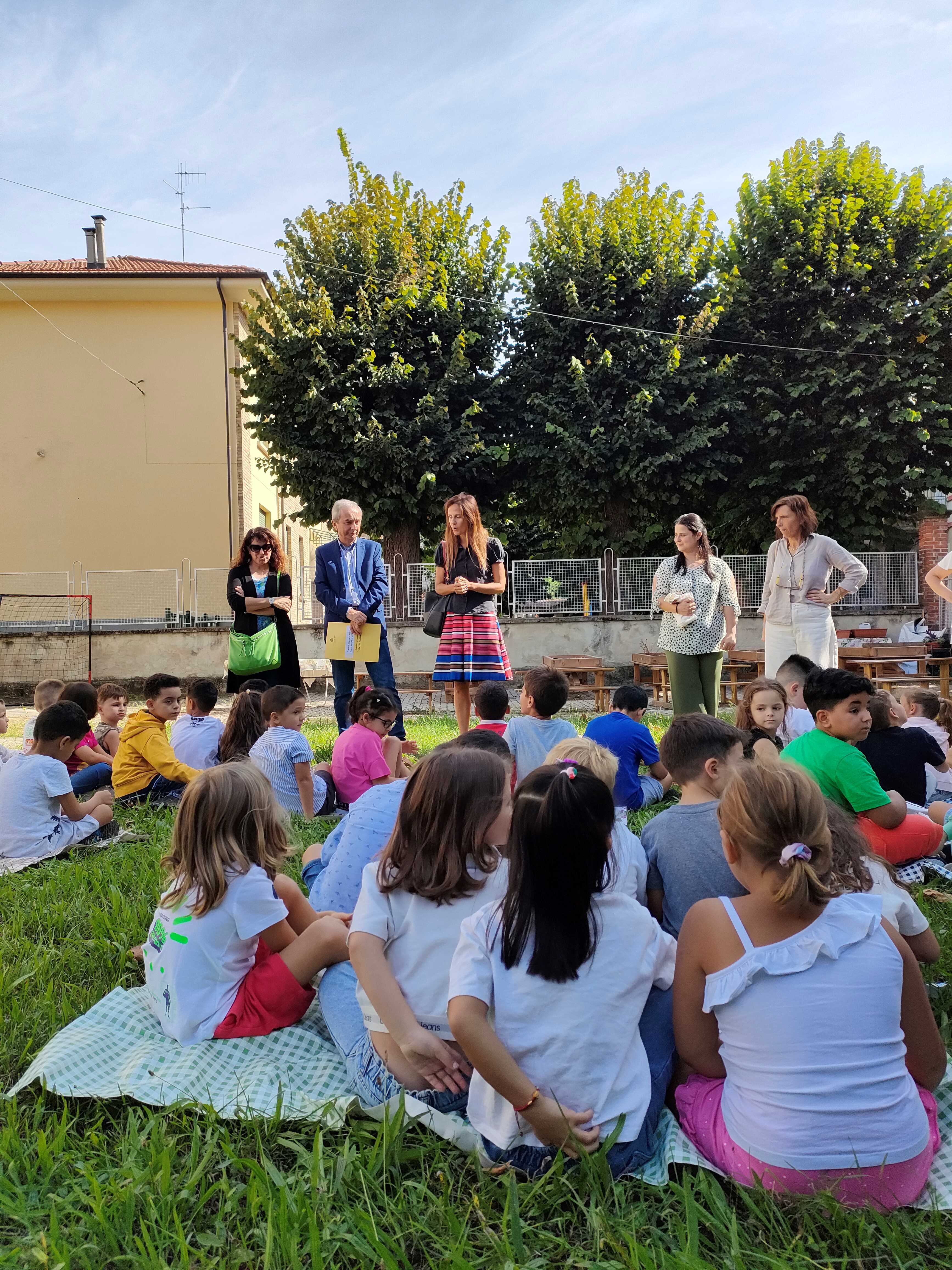 Primo giorno di scuola: il saluto del Sindaco Gianni Fogliato