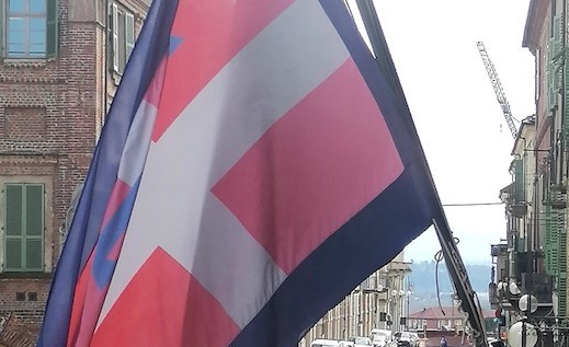 Bandiere a mezz’asta per la tragedia della funivia Stresa-Mottarone