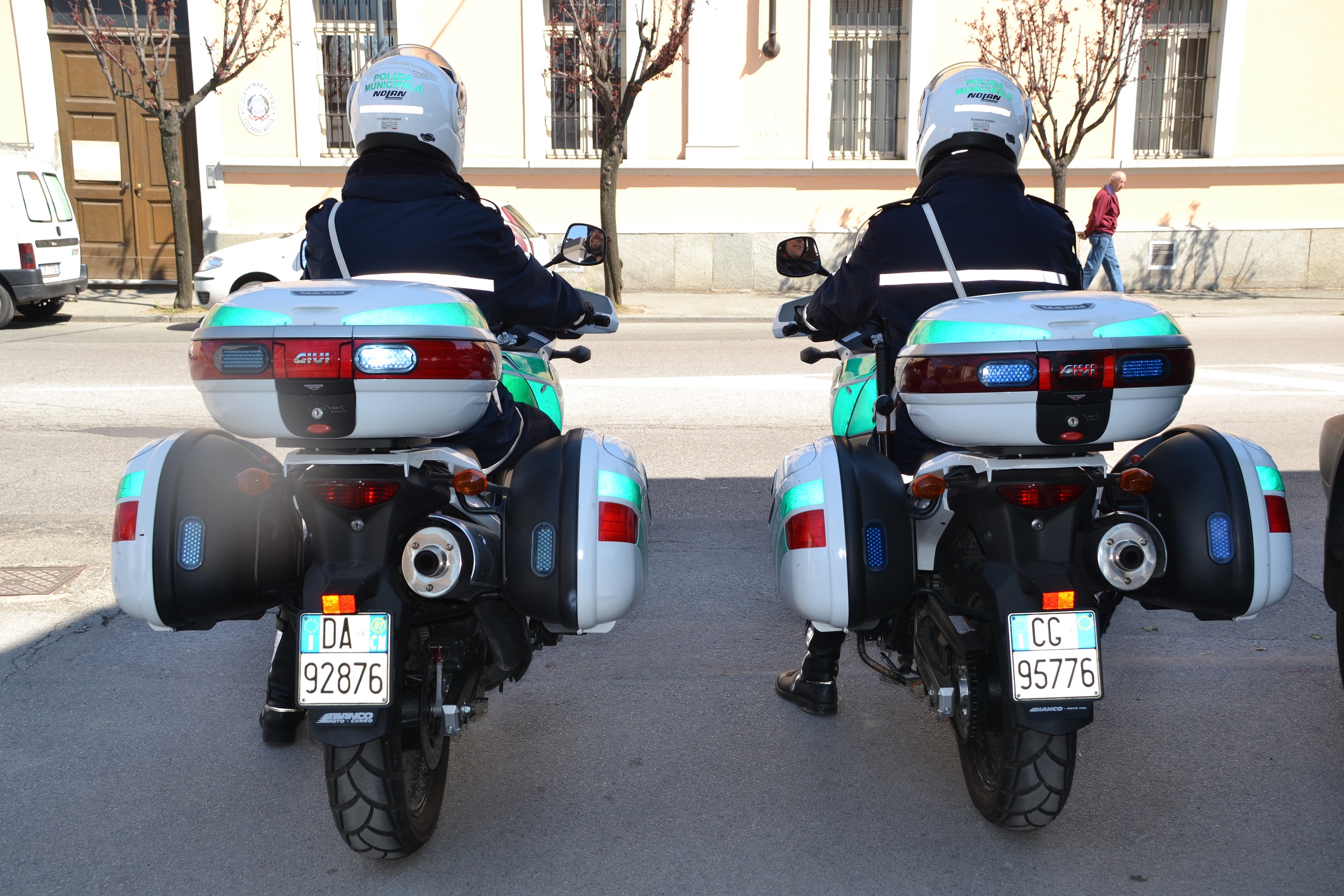 Auto confiscata dalla Polizia municipale di Bra
